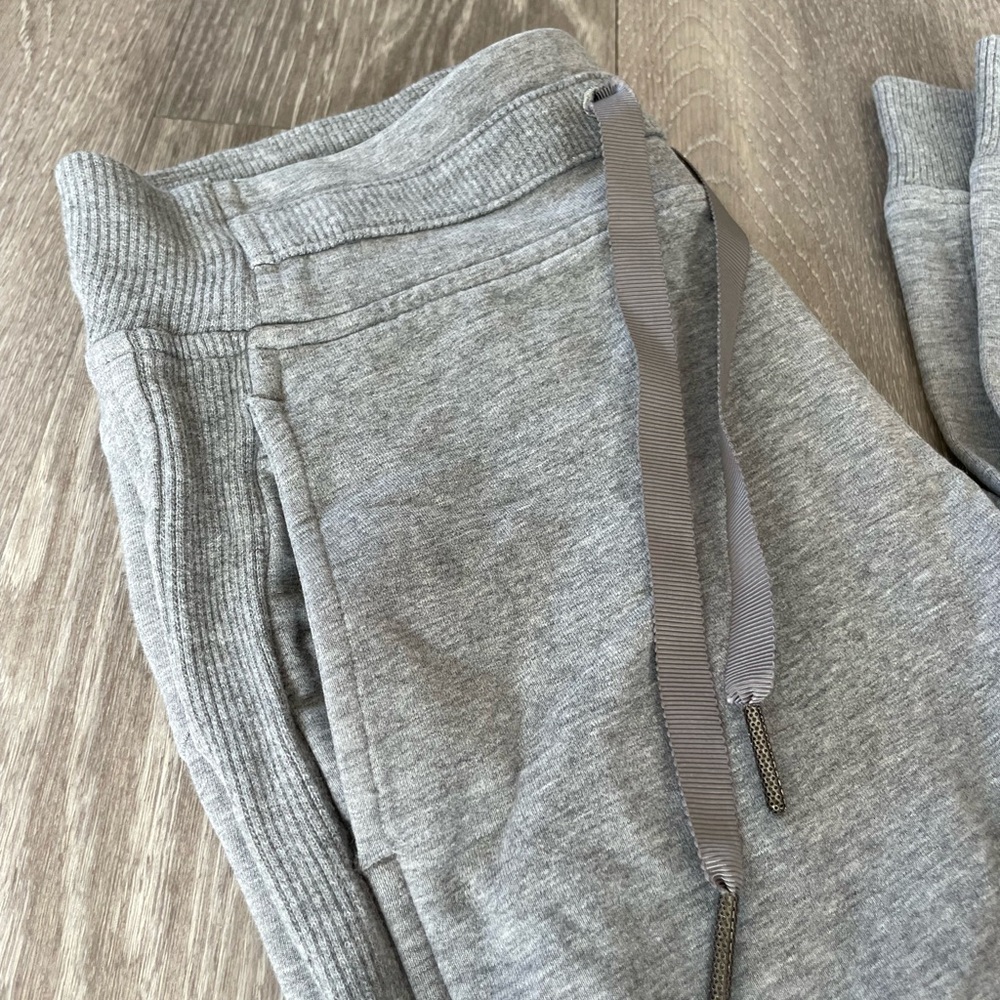 Lululemon Gray Women's Joggers - Picture 4 of 6